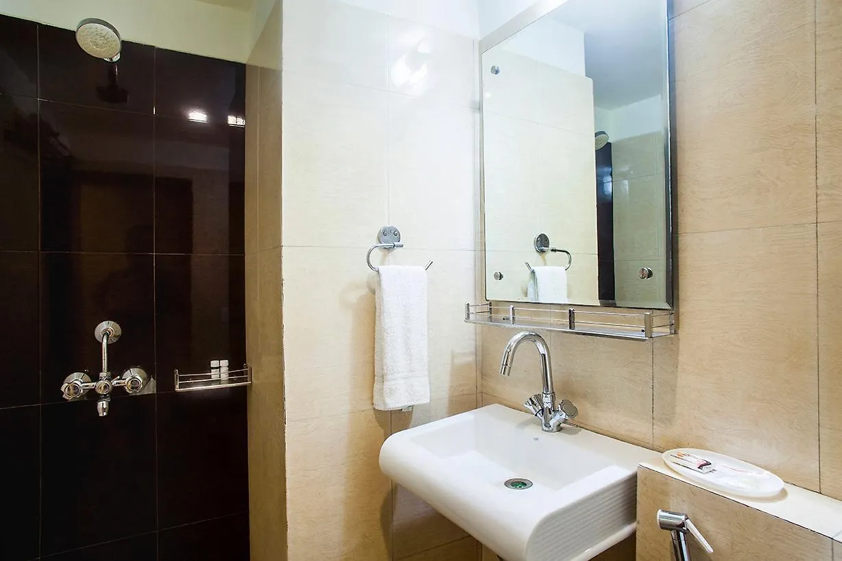 Hotel Poonam Plaza Agra  Värdshus Agra (Uttar Pradesh)