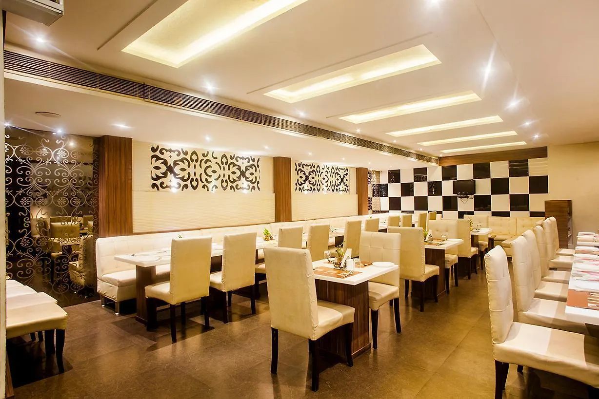 ** Värdshus Hotel Poonam Plaza Agra  Indien