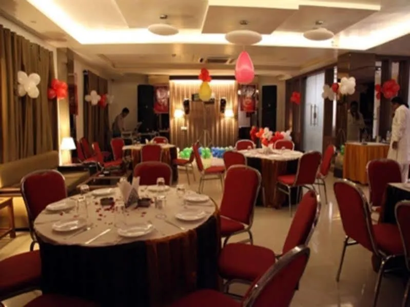 Värdshus Hotel Poonam Plaza Agra