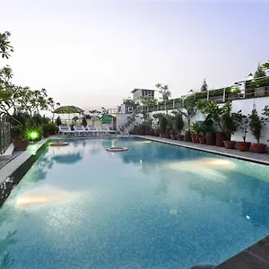 4* Hotell Taj
